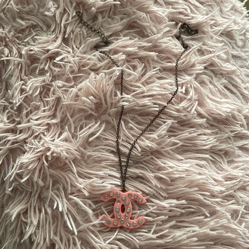 Baby Pink CC Rhinestone Necklace ๐ - Picture 1 of 2